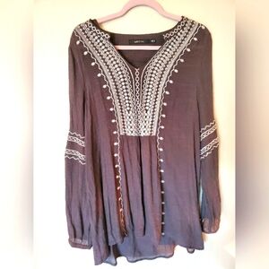 Arc & Co. Embroidered grey shirt